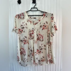 Floral, shirt sleeve blouse.